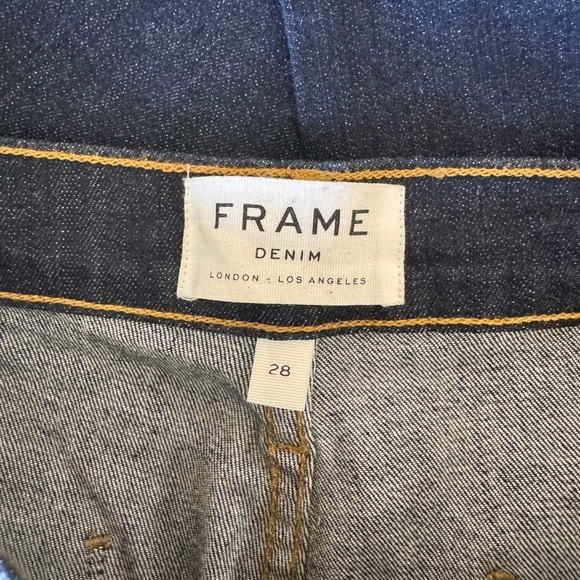 Frame - Le Bardot Crop Flare Raw Edge
Jeans in Sutherland Sz 28 - Picture 10 of 14